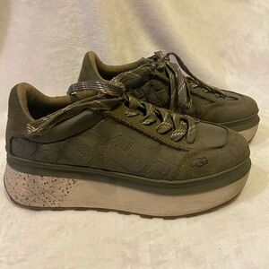 UGG Marin Lace Logo Platform Sneakers